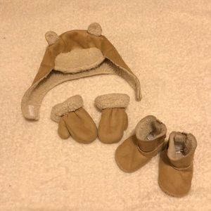 GAP spring or fall trapper hat, mittens, booties